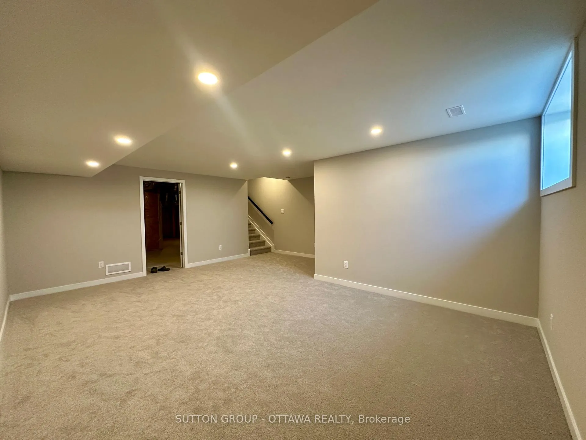 Photo 20 of 1047 Acoustic Way, Ottawa, Riverside South/Gloucester Glen — HOMEH