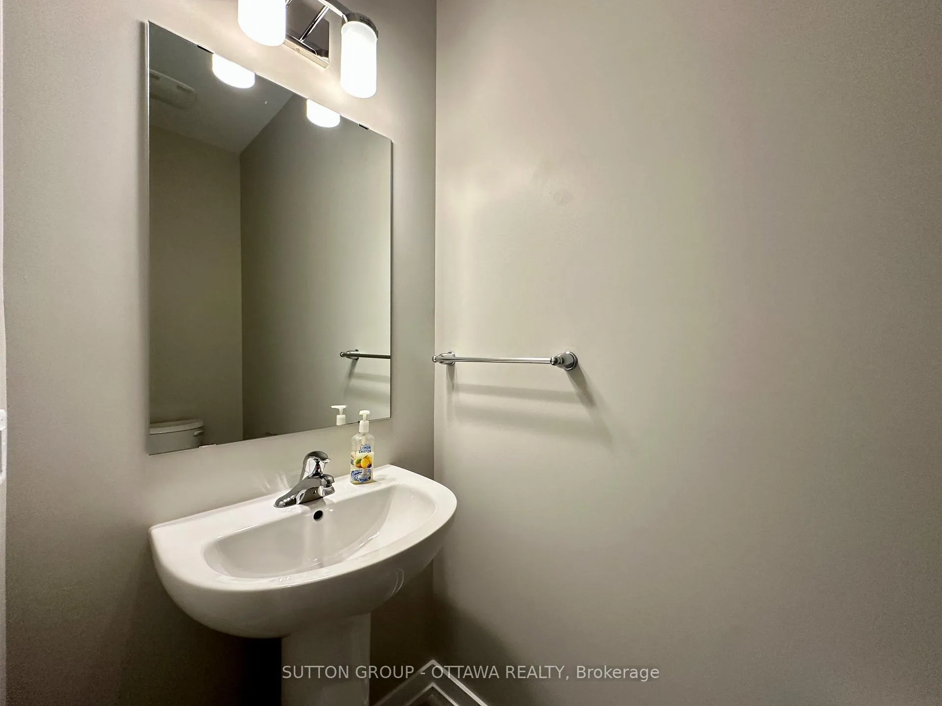 Photo 22 of 1047 Acoustic Way, Ottawa, Riverside South/Gloucester Glen — HOMEH