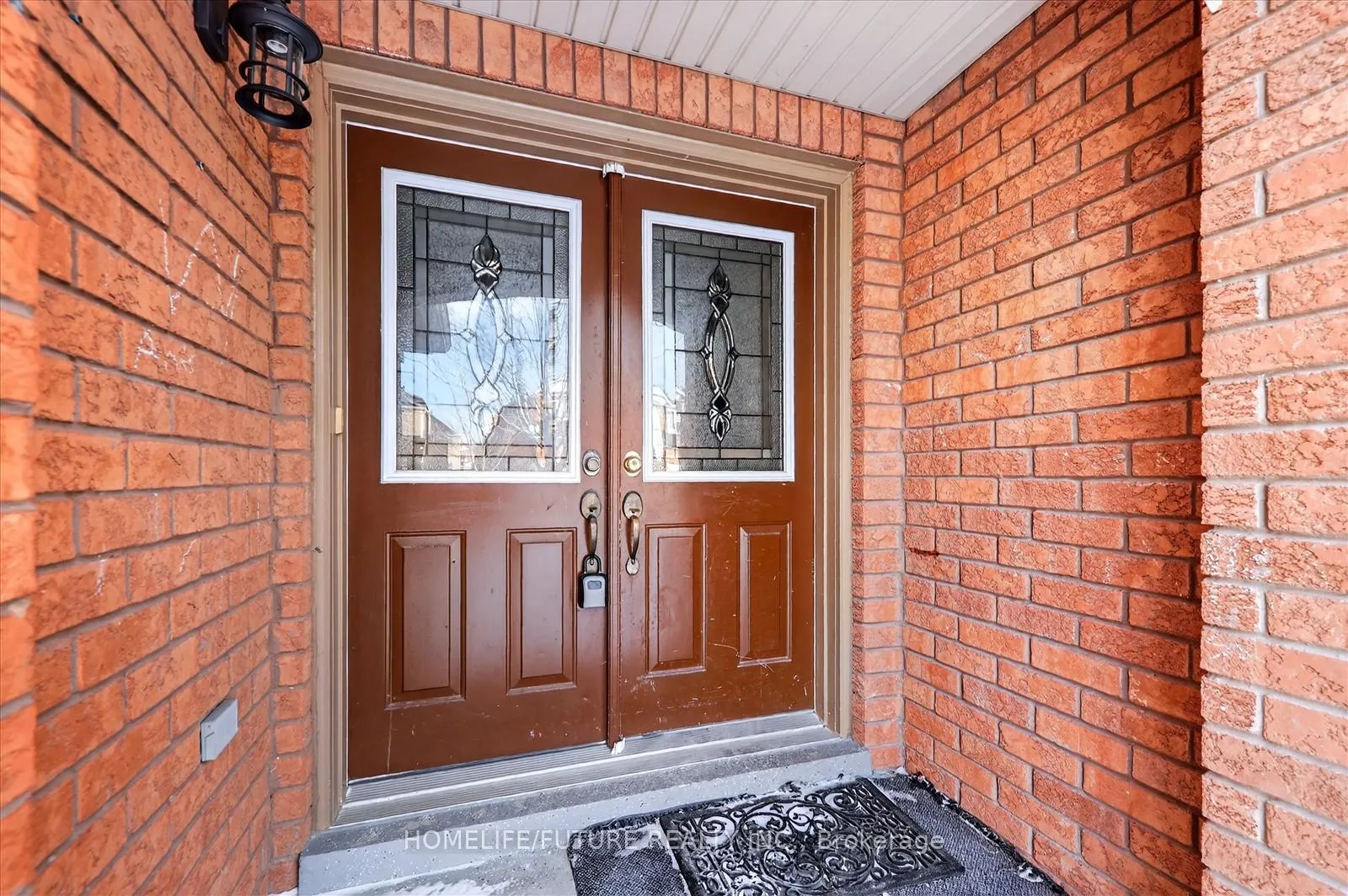 Photo 4 of 35 Tara Crescent, Markham, Cedarwood — HOMEH
