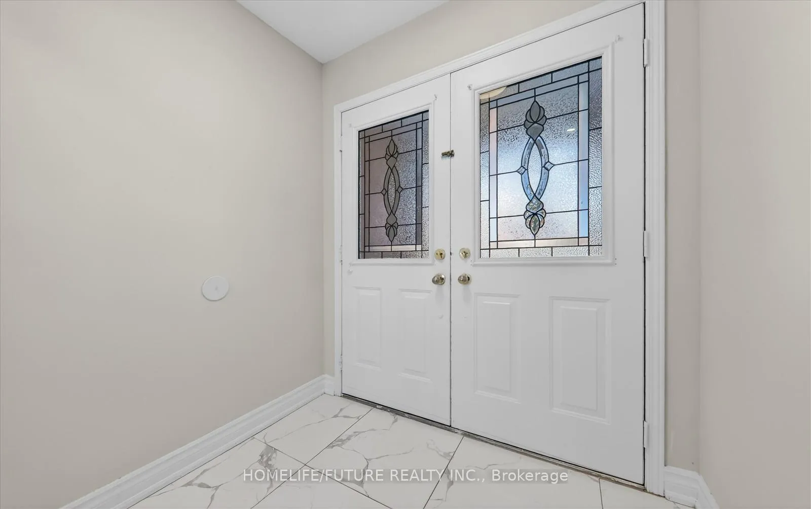 Photo 5 of 35 Tara Crescent, Markham, Cedarwood — HOMEH