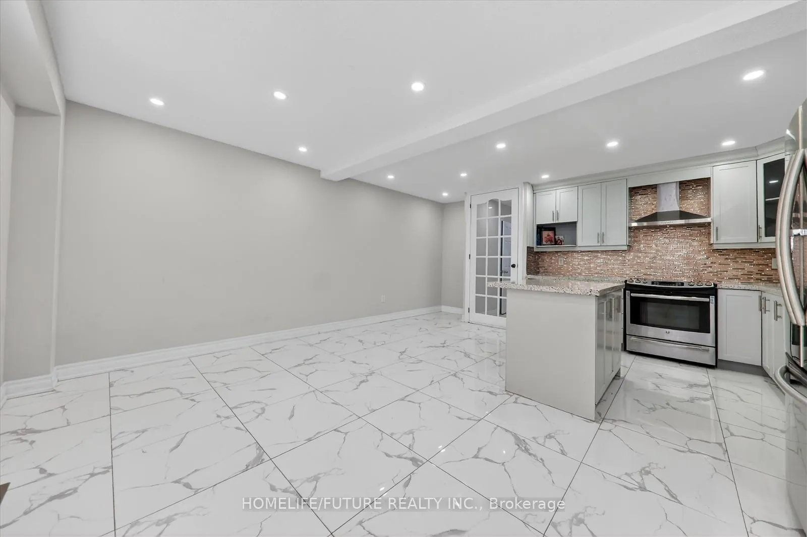 Photo 17 of 35 Tara Crescent, Markham, Cedarwood — HOMEH