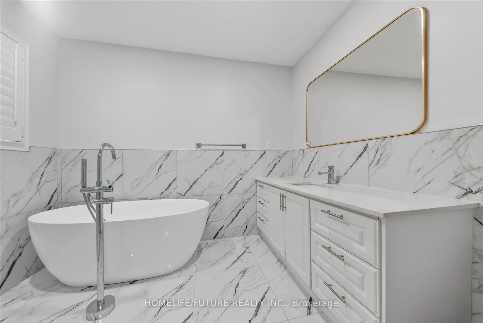 Photo 24 of 35 Tara Crescent, Markham, Cedarwood — HOMEH