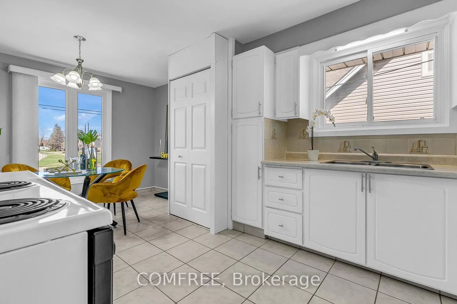 Photo 13 of 292 Lesperance Road, Tecumseh — HOMEH