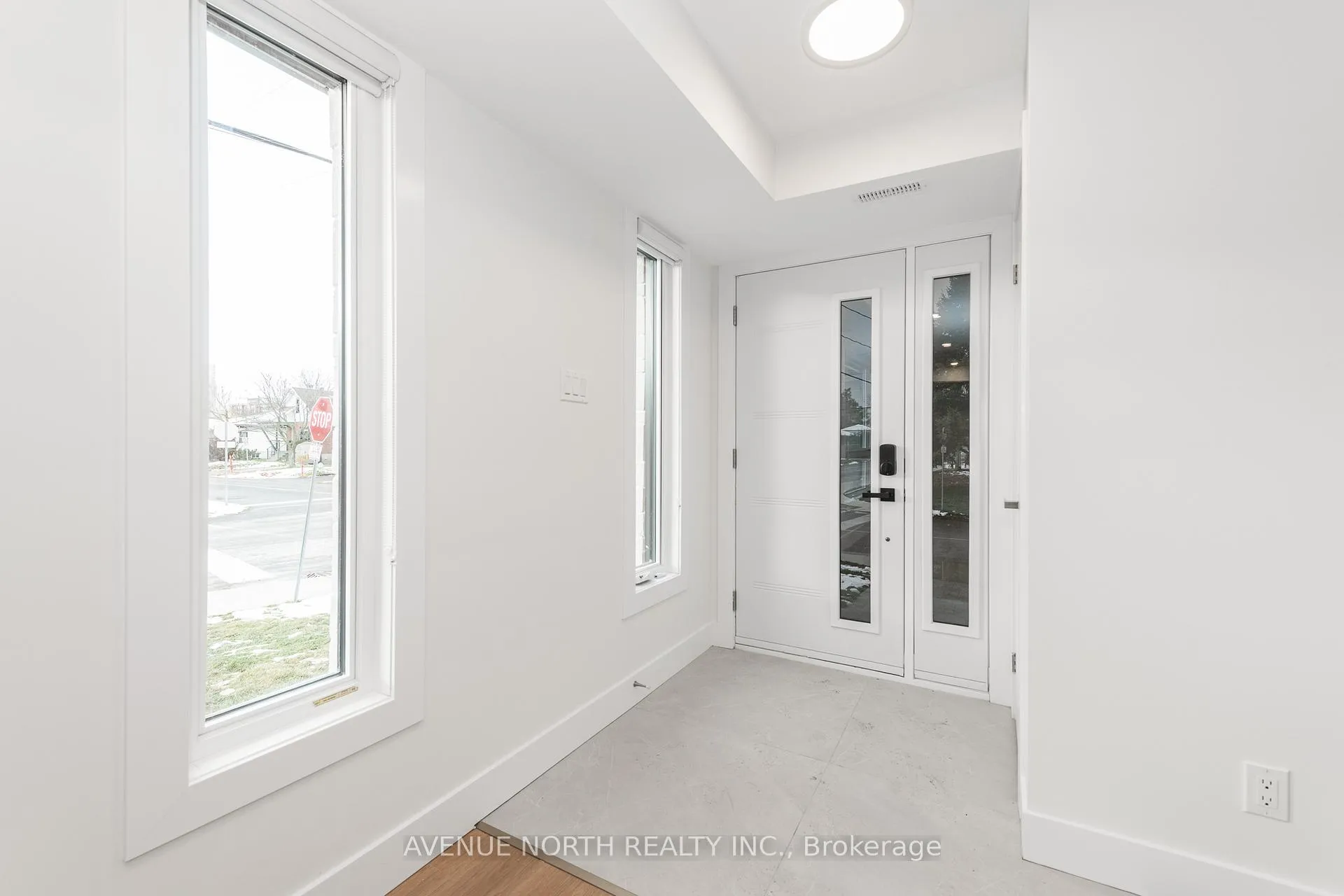 Photo 4 of Unit A, 1975 Banff Avenue, Ottawa, Ellwood — HOMEH