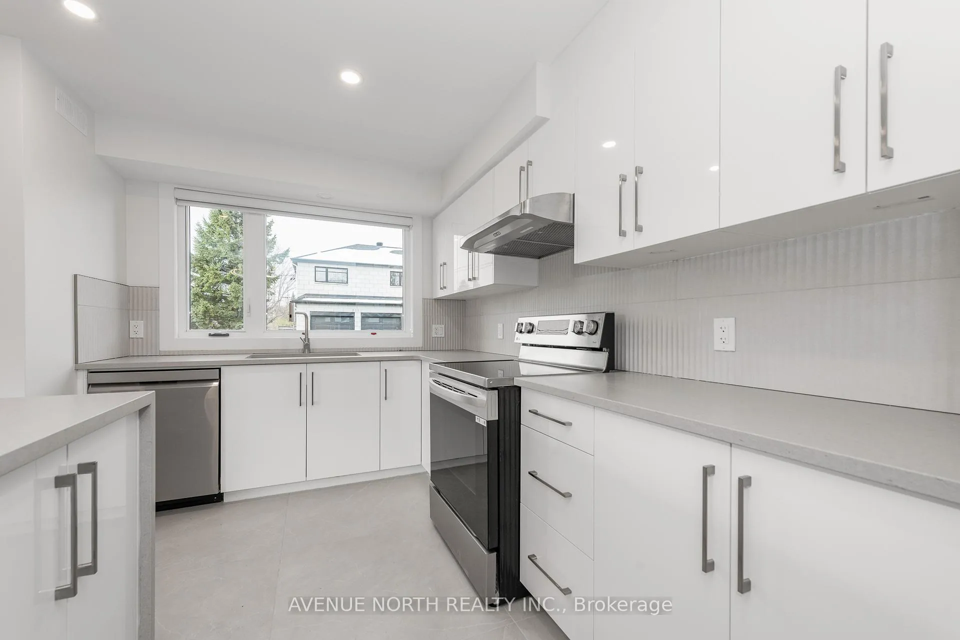 Photo 13 of Unit A, 1975 Banff Avenue, Ottawa, Ellwood — HOMEH