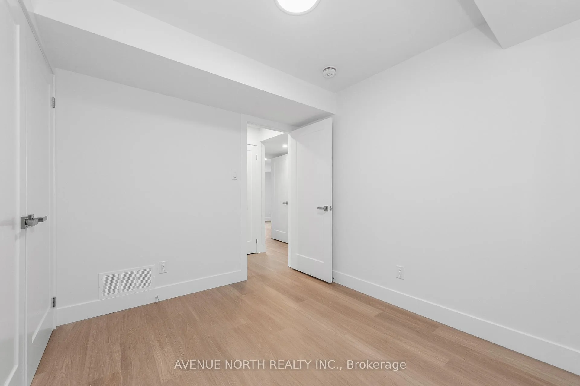 Photo 19 of Unit A, 1975 Banff Avenue, Ottawa, Ellwood — HOMEH