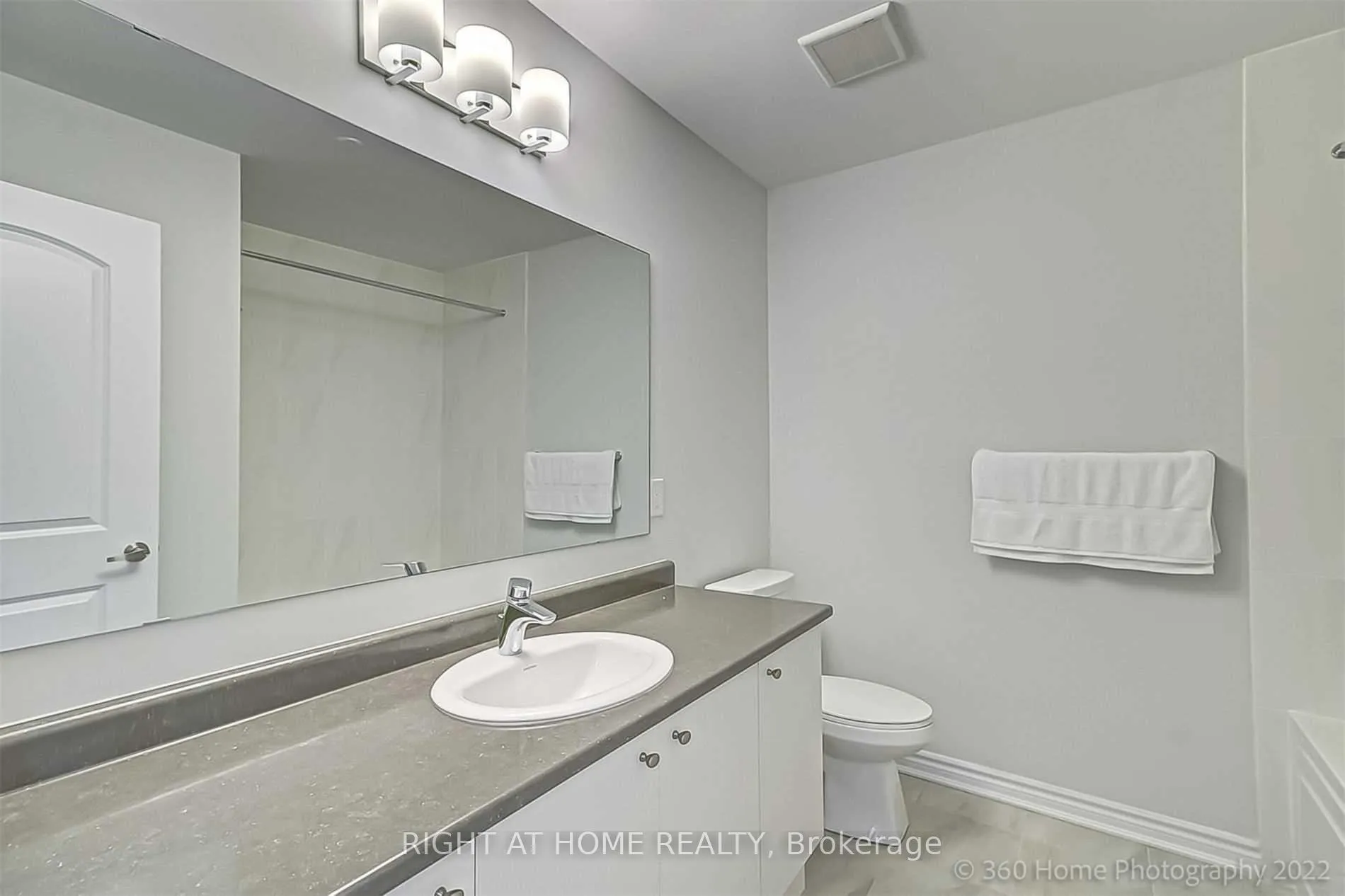 Photo 17 of 45 Sutcliffe Drive, Whitby, Rolling Acres — HOMEH