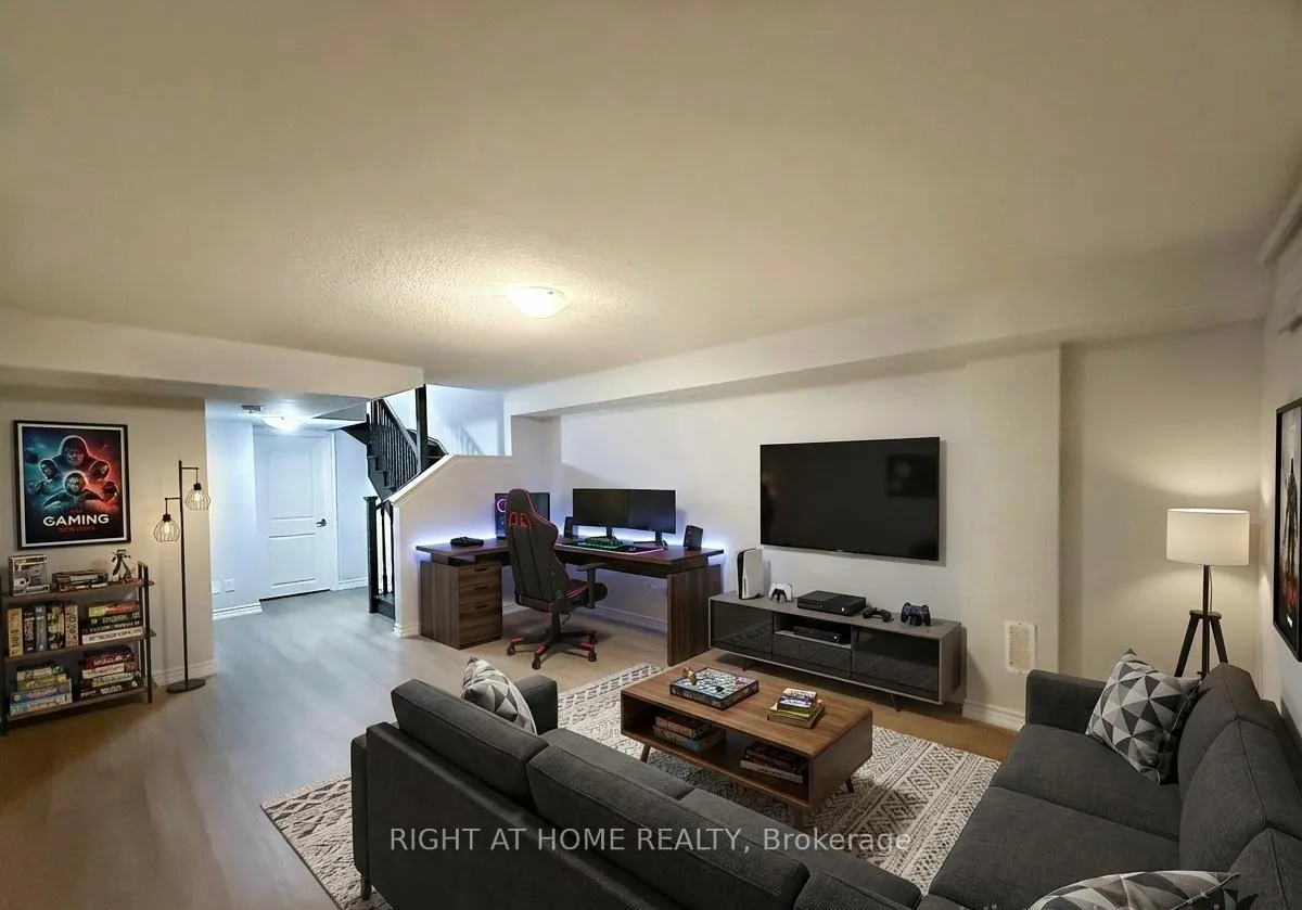 Photo 19 of 45 Sutcliffe Drive, Whitby, Rolling Acres — HOMEH