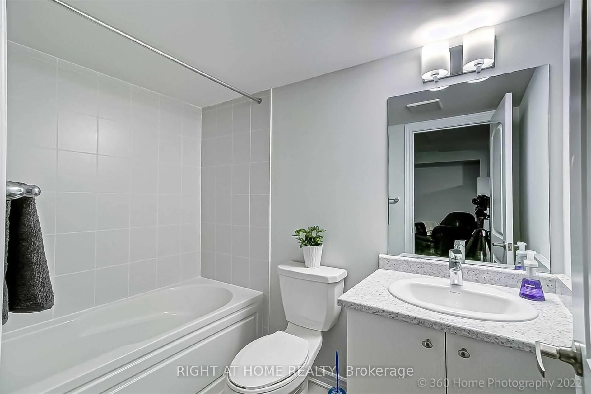 Photo 20 of 45 Sutcliffe Drive, Whitby, Rolling Acres — HOMEH