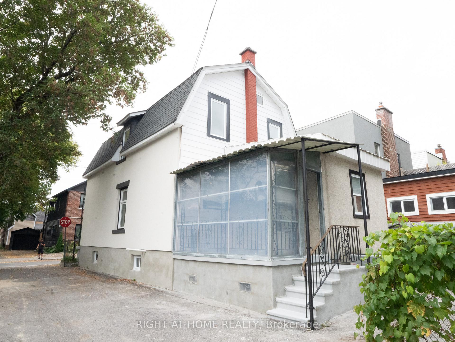 Photo 3 of 49 Roslyn Avenue, Ottawa, Old Ottawa South — HOMEH
