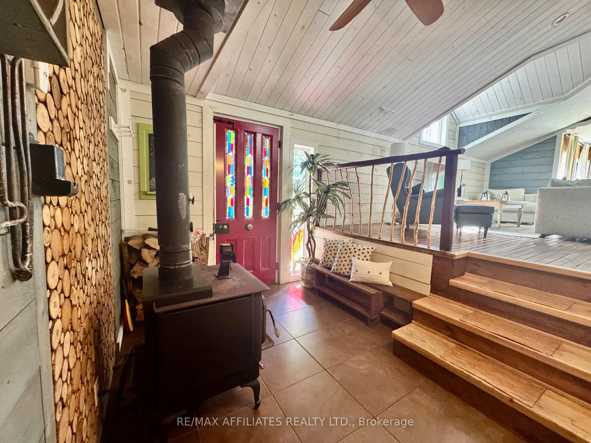 Photo 4 of 6828 511 Highway, Lanark Highlands, Lanark Highlands (Darling) Twp — HOMEH