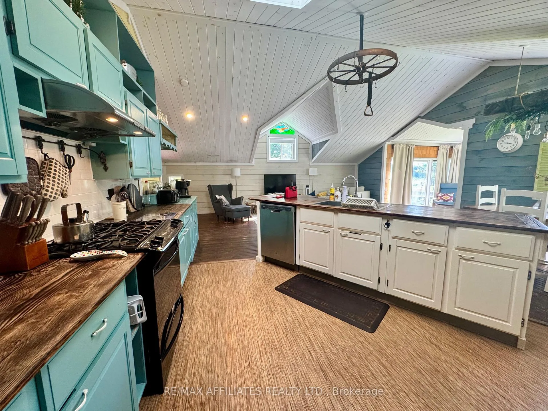 Photo 10 of 6828 511 Highway, Lanark Highlands, Lanark Highlands (Darling) Twp — HOMEH