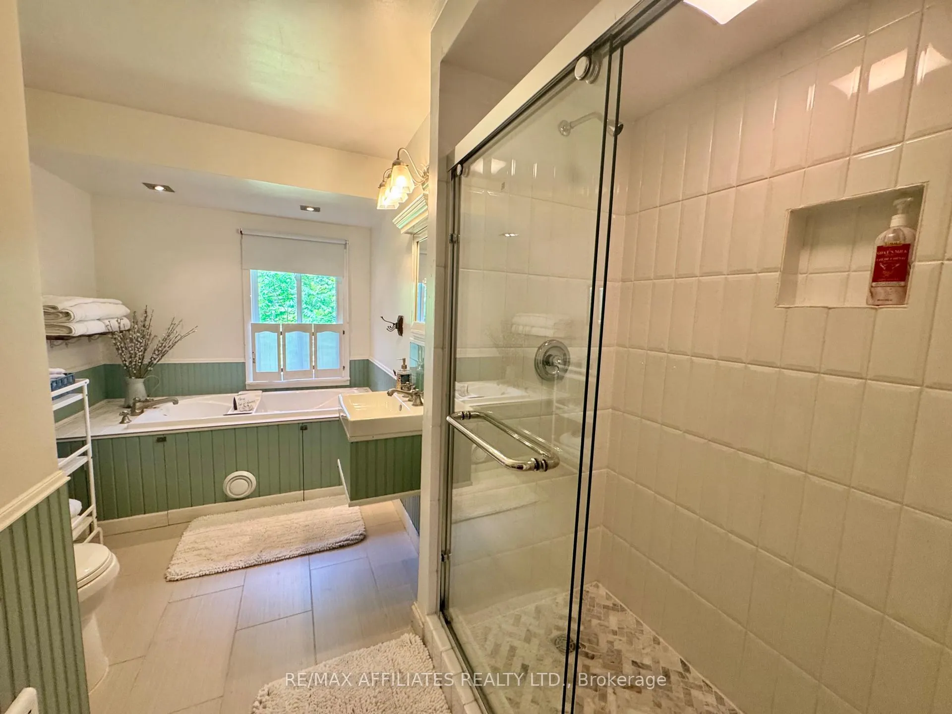 Photo 16 of 6828 511 Highway, Lanark Highlands, Lanark Highlands (Darling) Twp — HOMEH