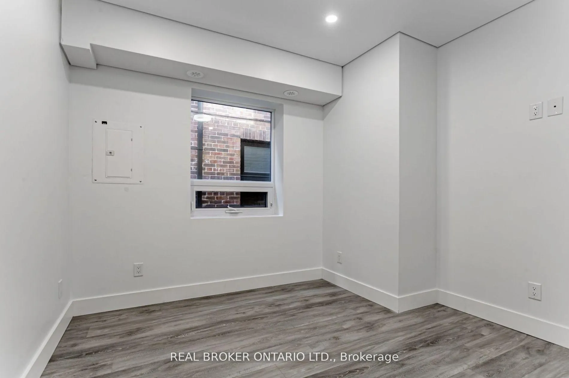 Photo 11 of Unit B, 1088 Avenue Road, Toronto, Lawrence Park South — HOMEH
