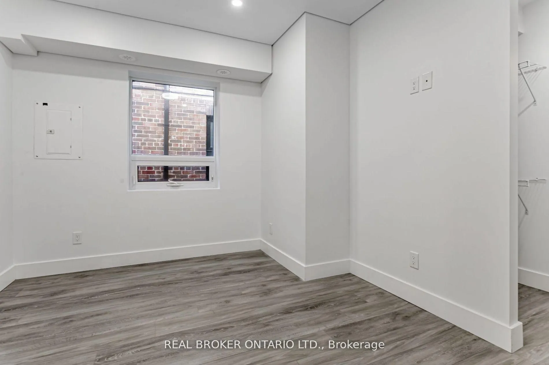 Photo 12 of Unit B, 1088 Avenue Road, Toronto, Lawrence Park South — HOMEH