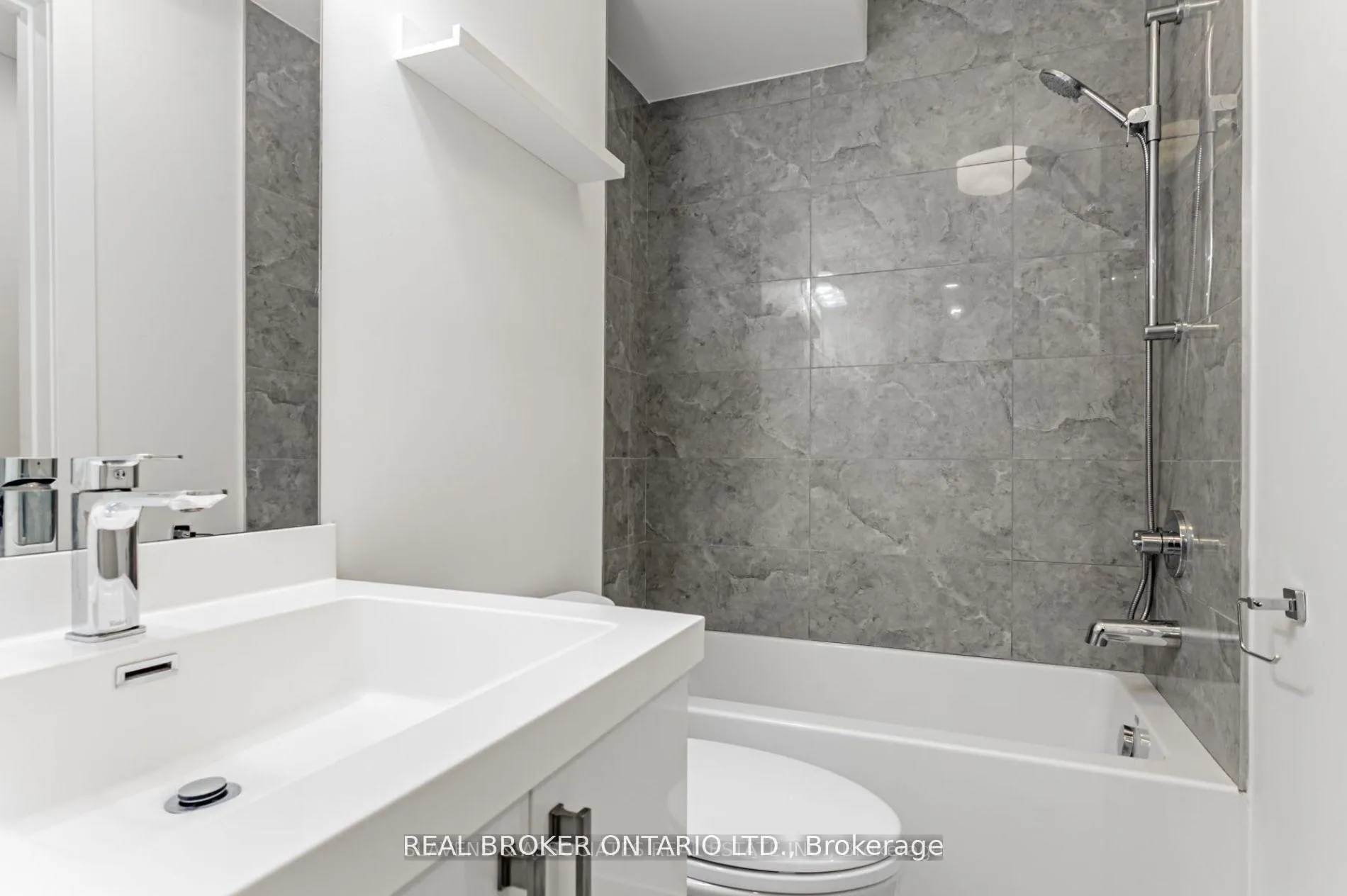 Photo 14 of Unit B, 1088 Avenue Road, Toronto, Lawrence Park South — HOMEH