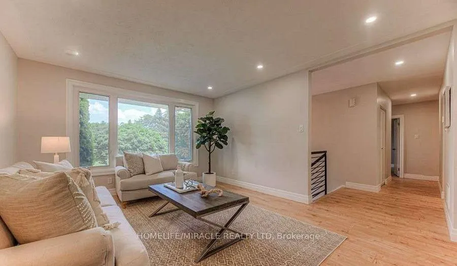 Photo 13 of 56 Cloverdale Crescent, Kitchener, Forest Hill — HOMEH