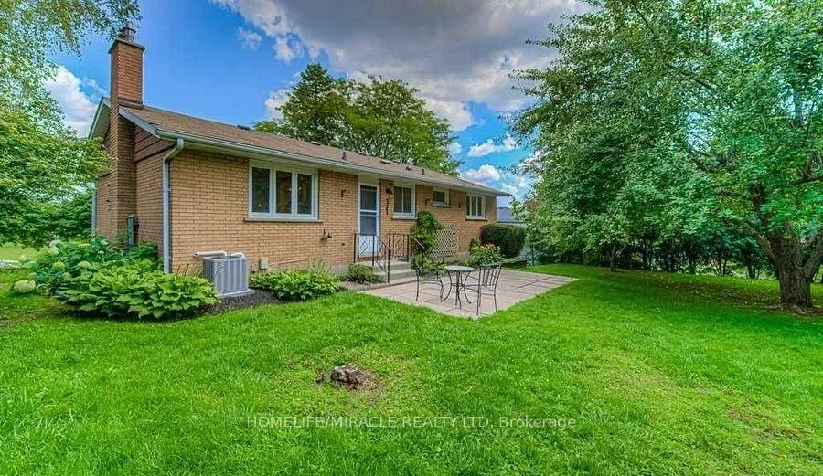 Photo 17 of 56 Cloverdale Crescent, Kitchener, Forest Hill — HOMEH