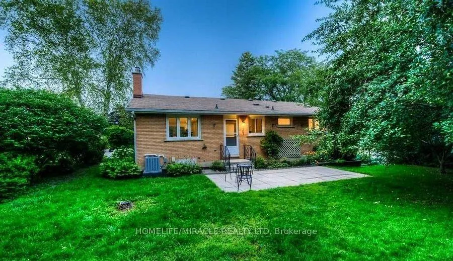 Photo 18 of 56 Cloverdale Crescent, Kitchener, Forest Hill — HOMEH
