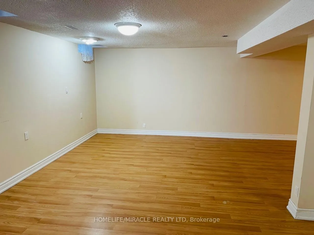 Photo 5 of 1804 Forestview Drive E, Pickering, Highbush — HOMEH