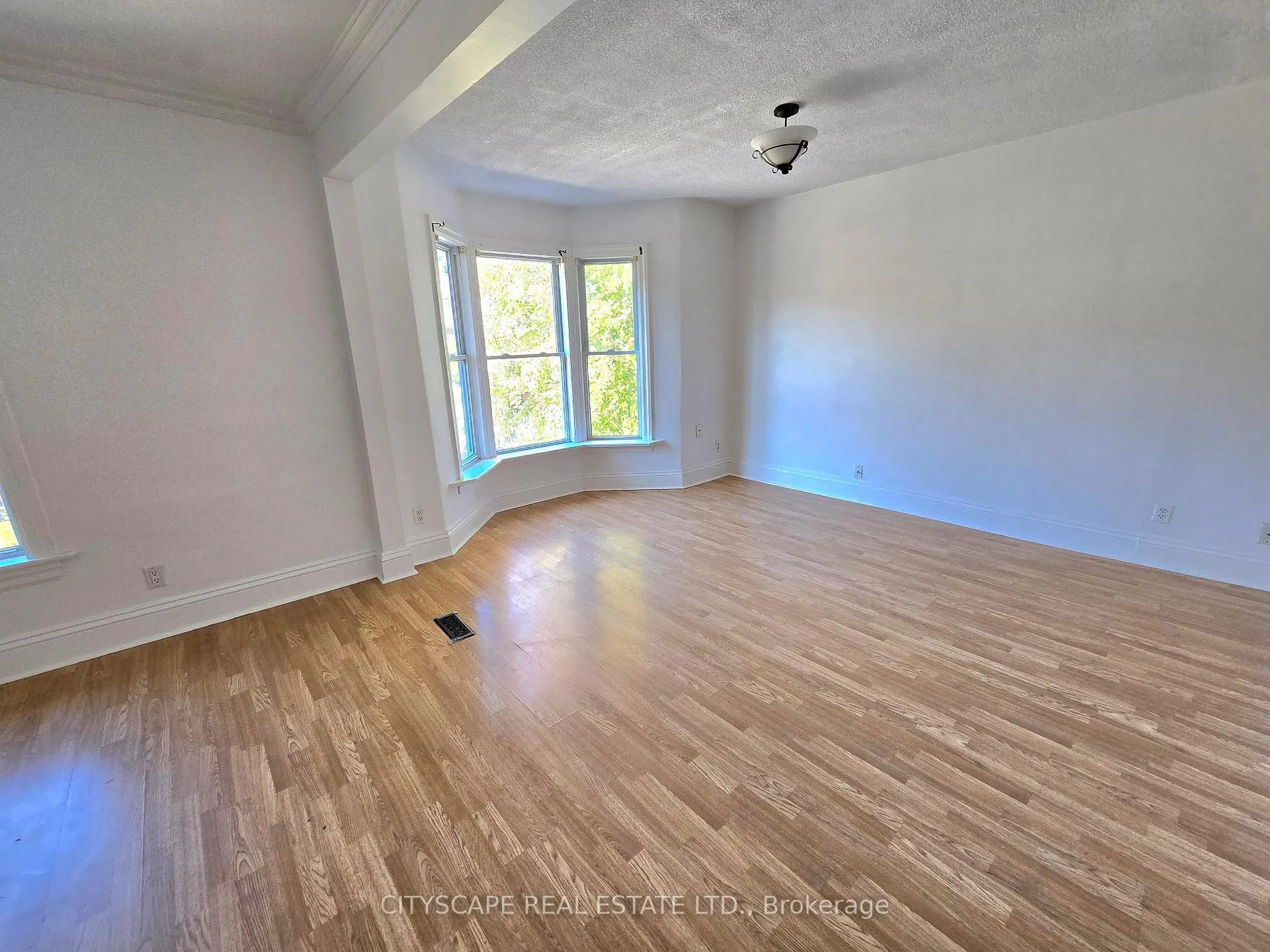 Photo 5 of Unit 2, 45 Fairholt Road S, Hamilton, Gibson — HOMEH