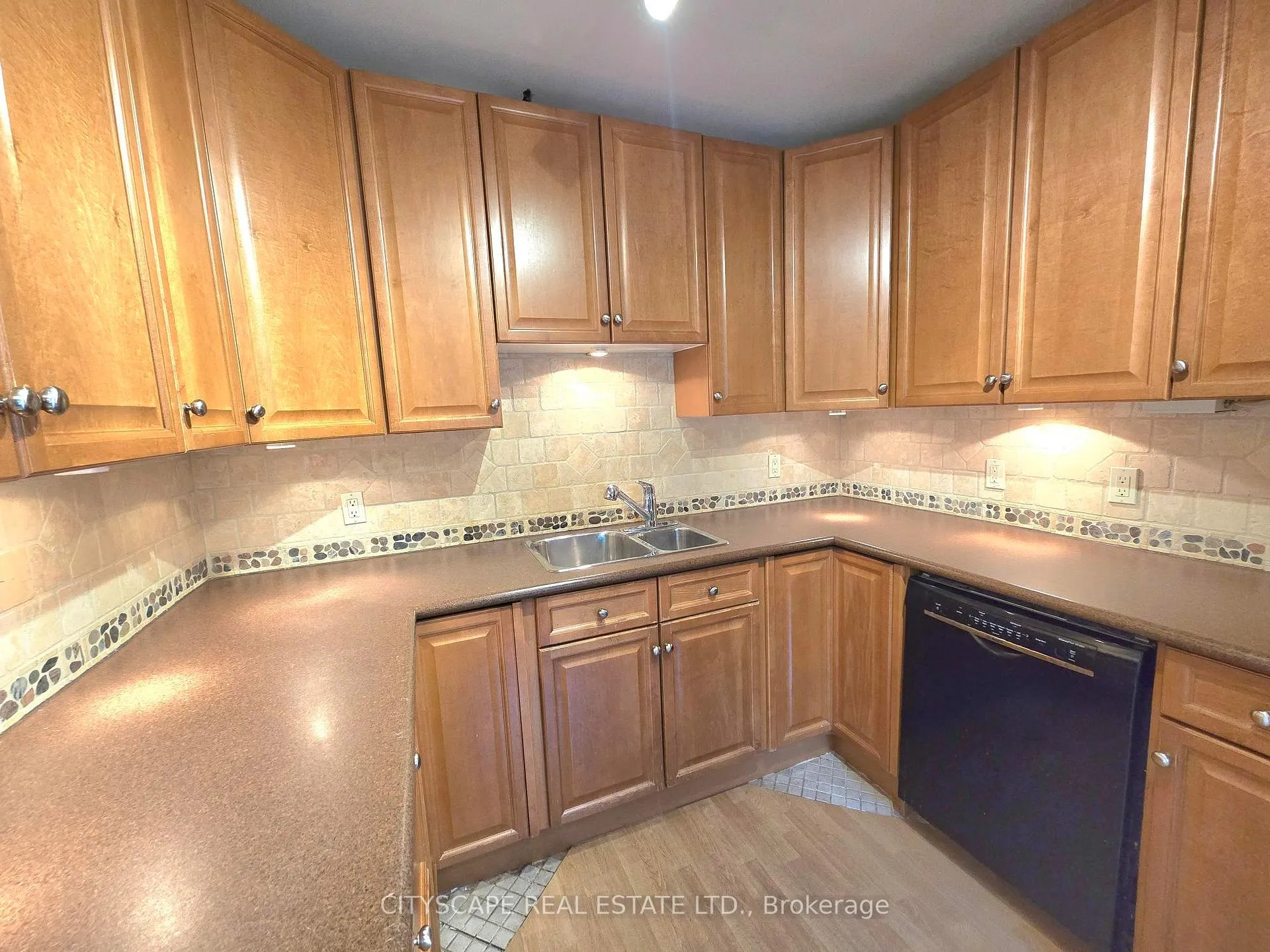 Photo 12 of Unit 2, 45 Fairholt Road S, Hamilton, Gibson — HOMEH