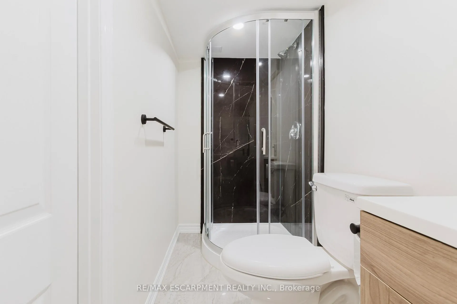 Photo 15 of Unit Lower, 211 Green Road, Hamilton, Stoney Creek — HOMEH
