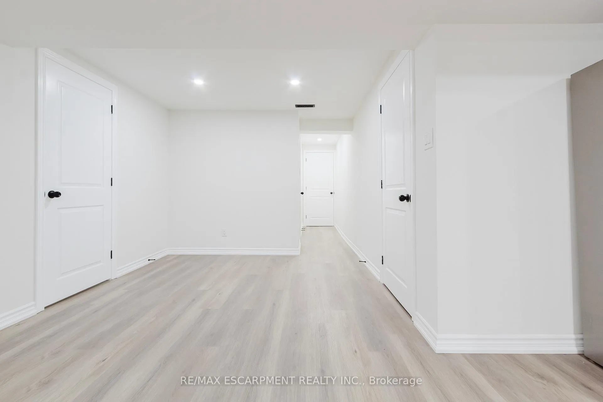 Photo 19 of Unit Lower, 211 Green Road, Hamilton, Stoney Creek — HOMEH
