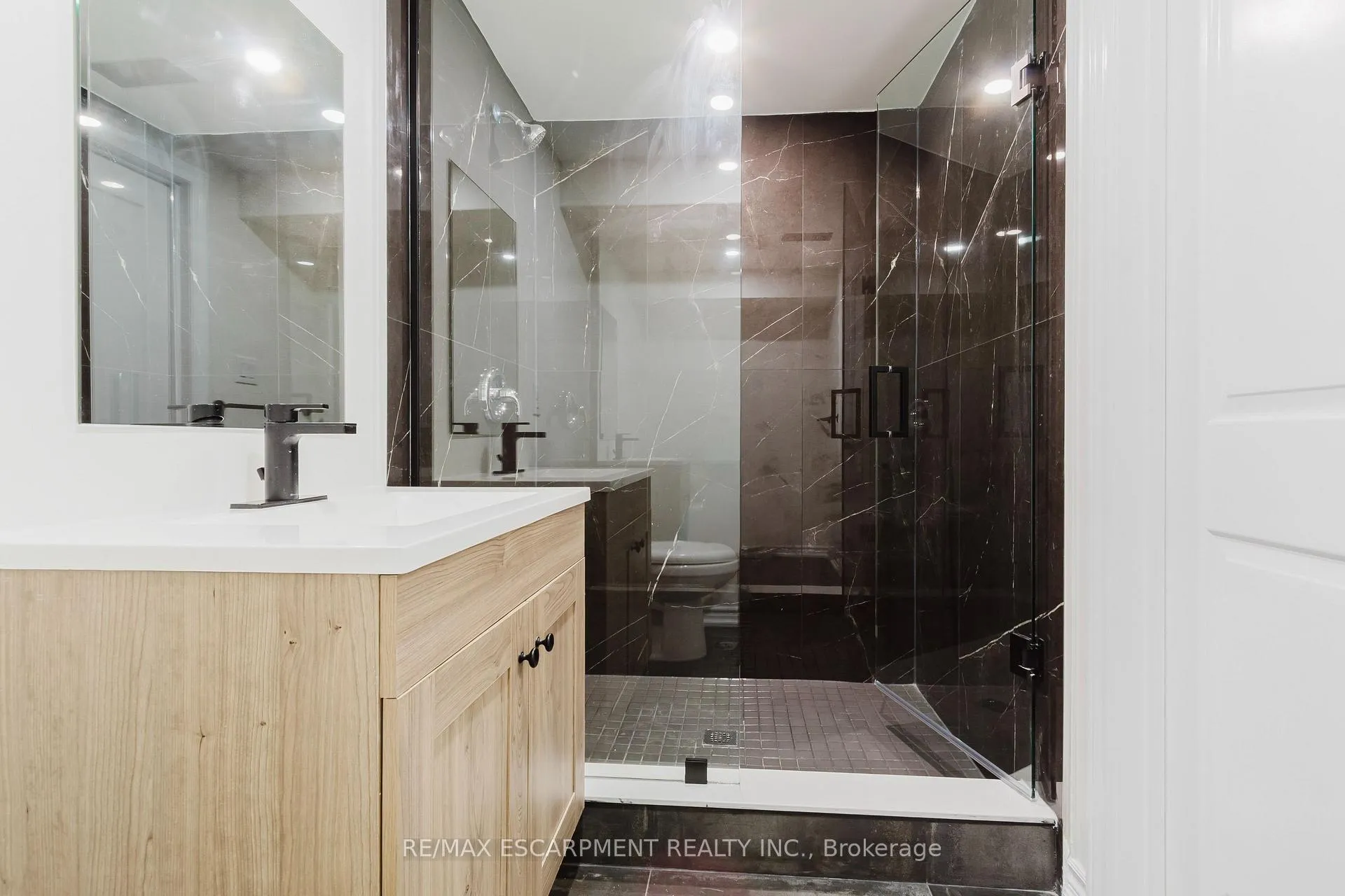 Photo 21 of Unit Lower, 211 Green Road, Hamilton, Stoney Creek — HOMEH