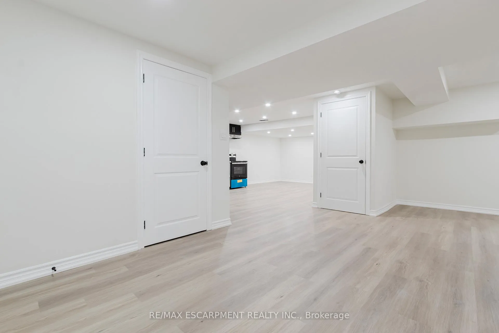 Photo 22 of Unit Lower, 211 Green Road, Hamilton, Stoney Creek — HOMEH