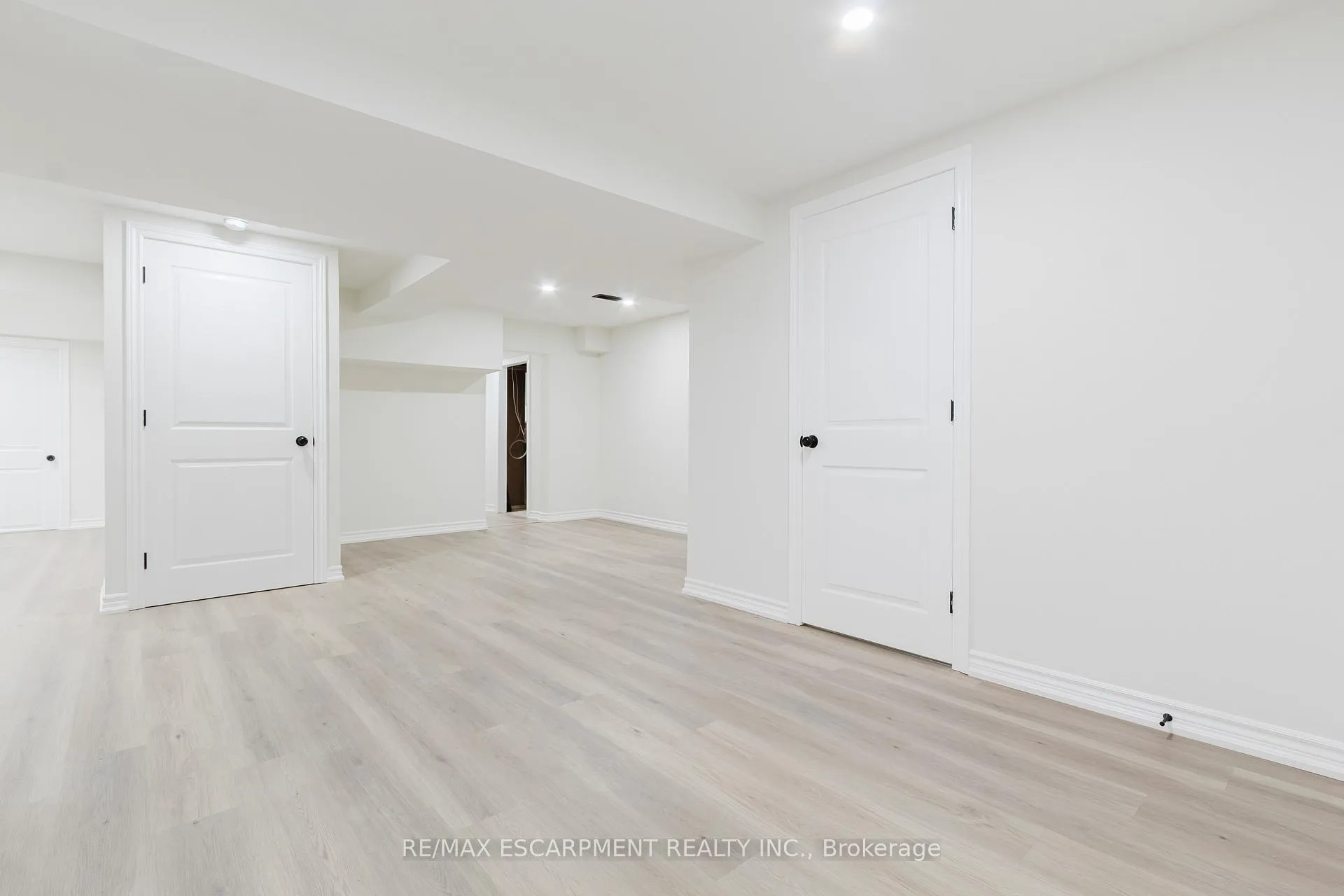 Photo 23 of Unit Lower, 211 Green Road, Hamilton, Stoney Creek — HOMEH