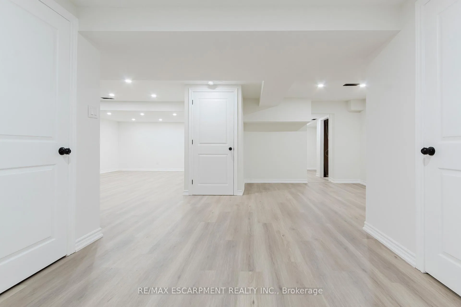 Photo 24 of Unit Lower, 211 Green Road, Hamilton, Stoney Creek — HOMEH
