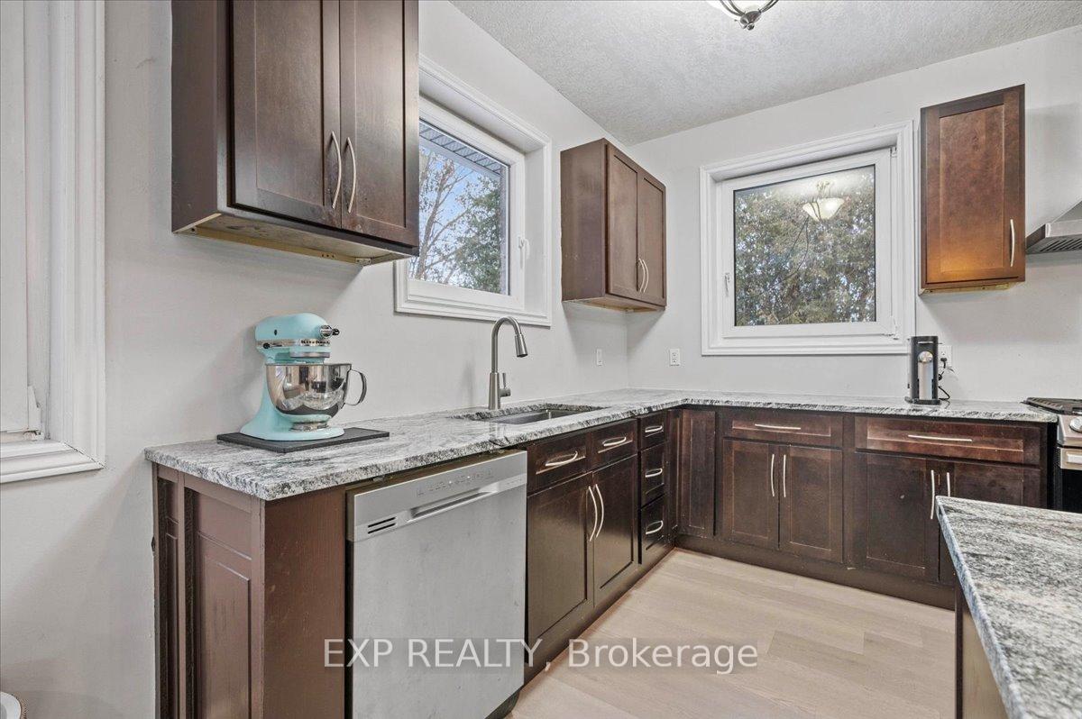 Photo 10 of 308 Governors Road E, Brant, Paris — HOMEH