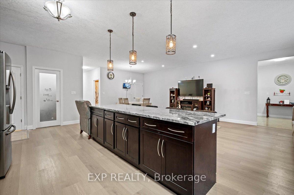 Photo 11 of 308 Governors Road E, Brant, Paris — HOMEH