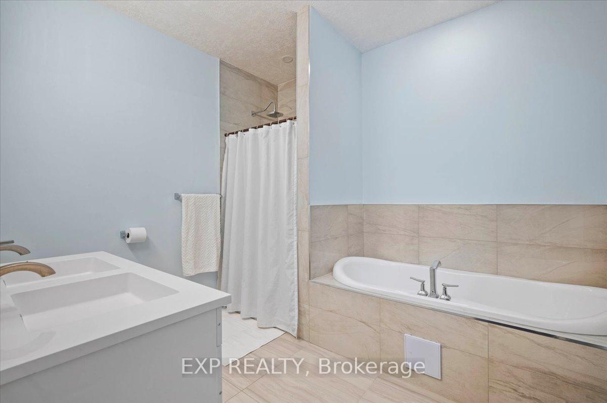 Photo 24 of 308 Governors Road E, Brant, Paris — HOMEH