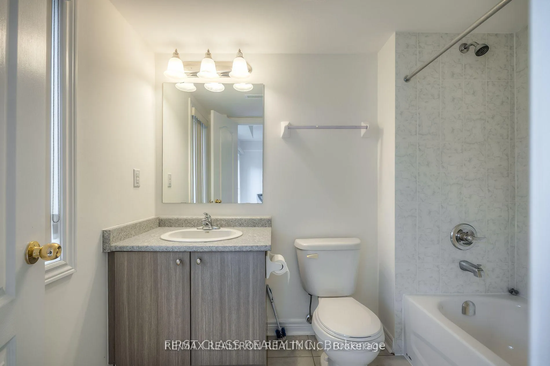 Photo 6 of 1719 Carousel Drive, Pickering, Duffin Heights — HOMEH