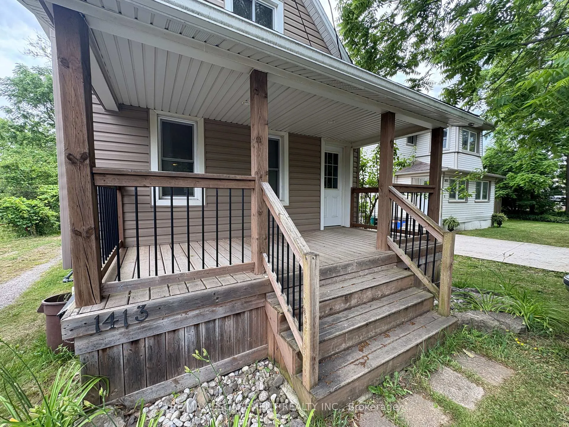 Photo 2 of 1413 Station Street, Pelham, Fonthill — HOMEH