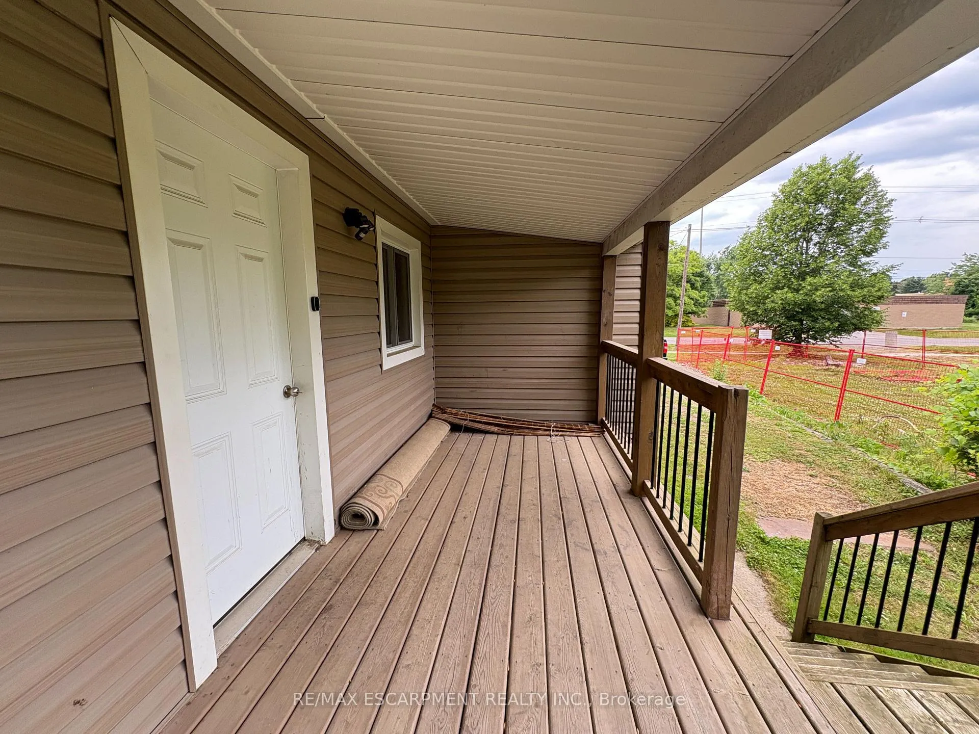 Photo 3 of 1413 Station Street, Pelham, Fonthill — HOMEH