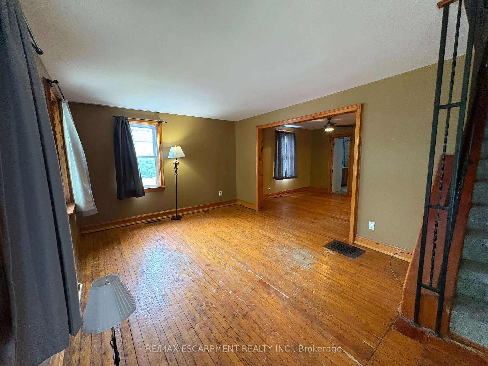 Photo 8 of 1413 Station Street, Pelham, Fonthill — HOMEH