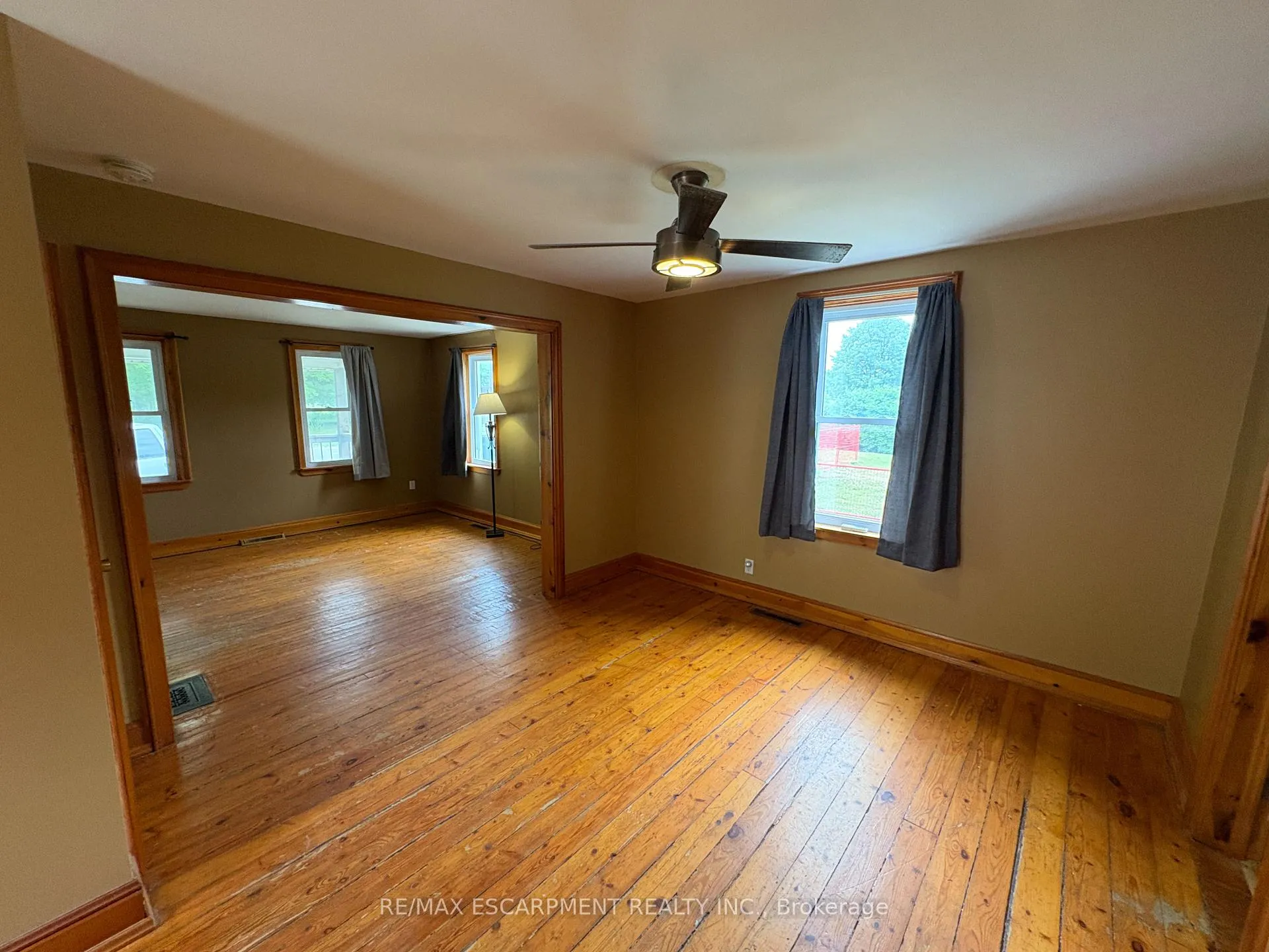 Photo 10 of 1413 Station Street, Pelham, Fonthill — HOMEH