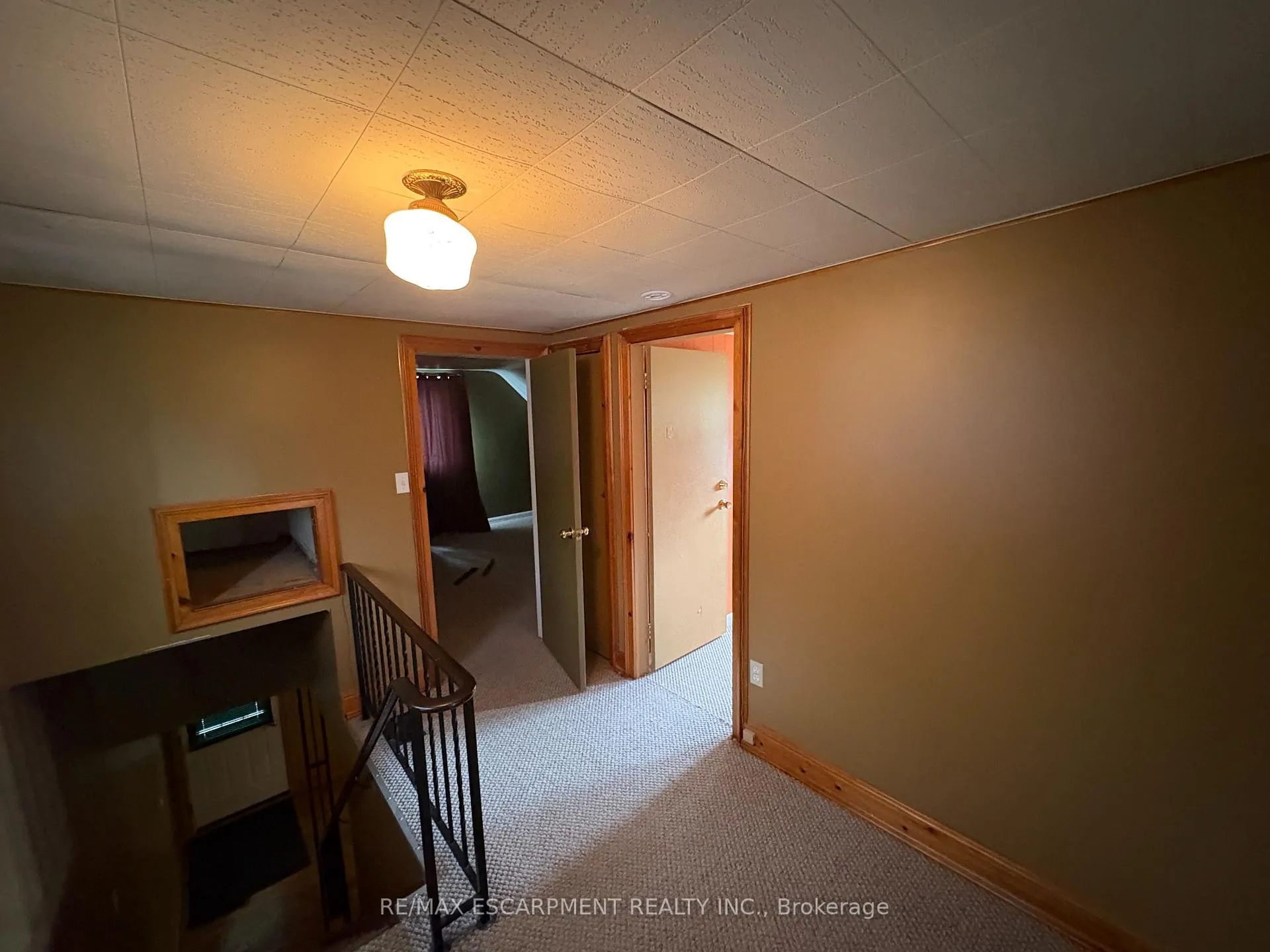 Photo 12 of 1413 Station Street, Pelham, Fonthill — HOMEH