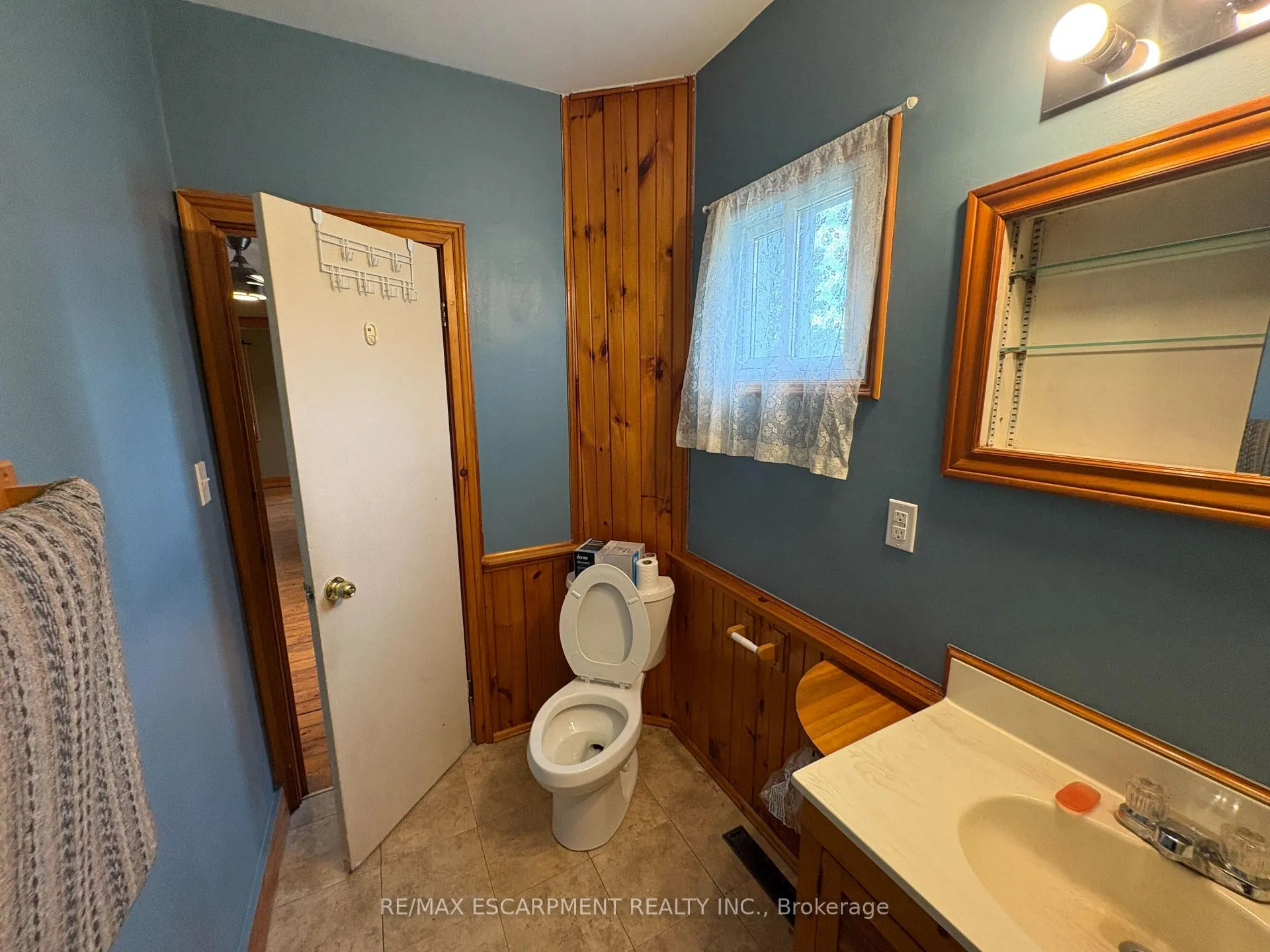 Photo 19 of 1413 Station Street, Pelham, Fonthill — HOMEH