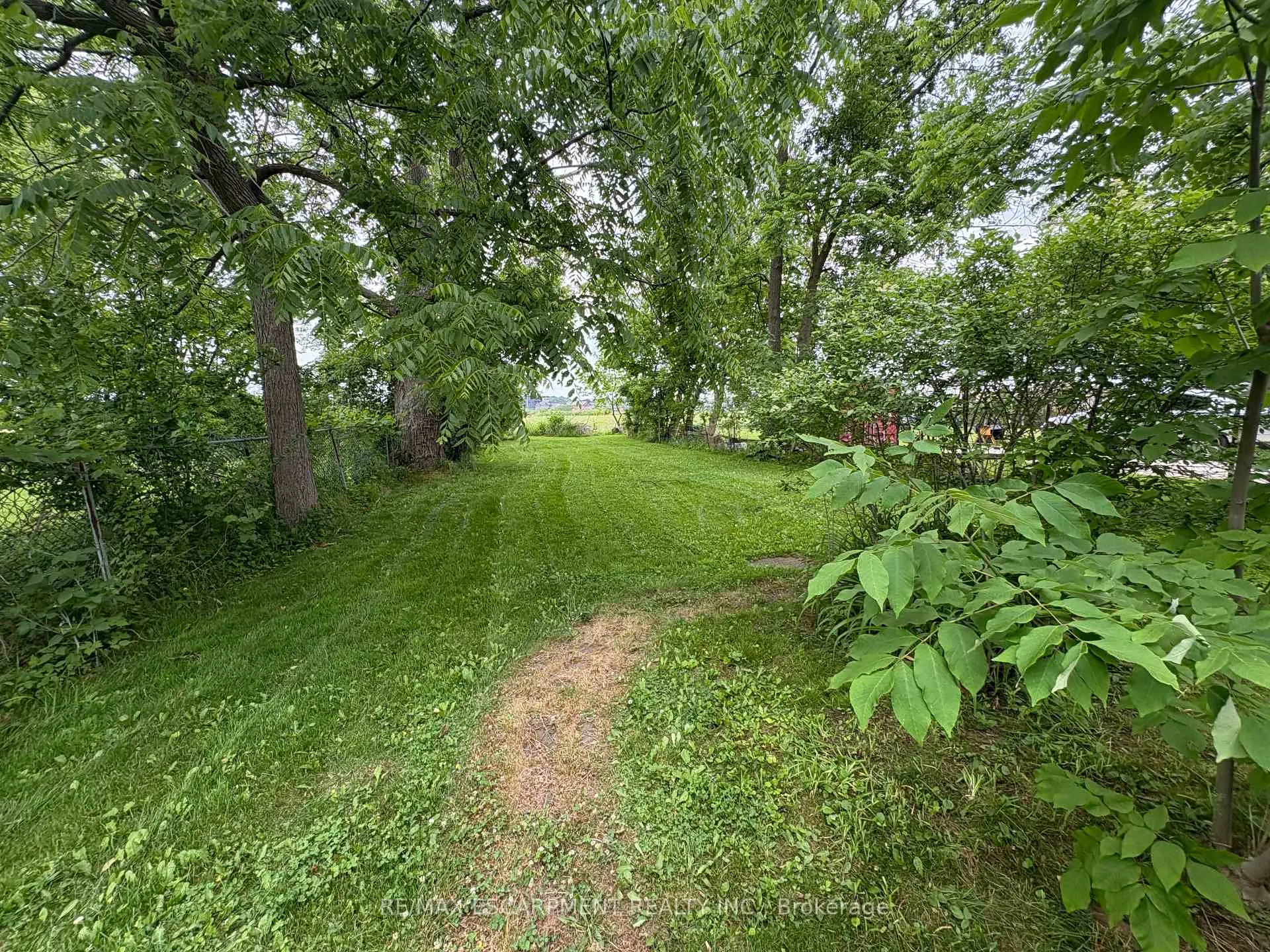 Photo 24 of 1413 Station Street, Pelham, Fonthill — HOMEH