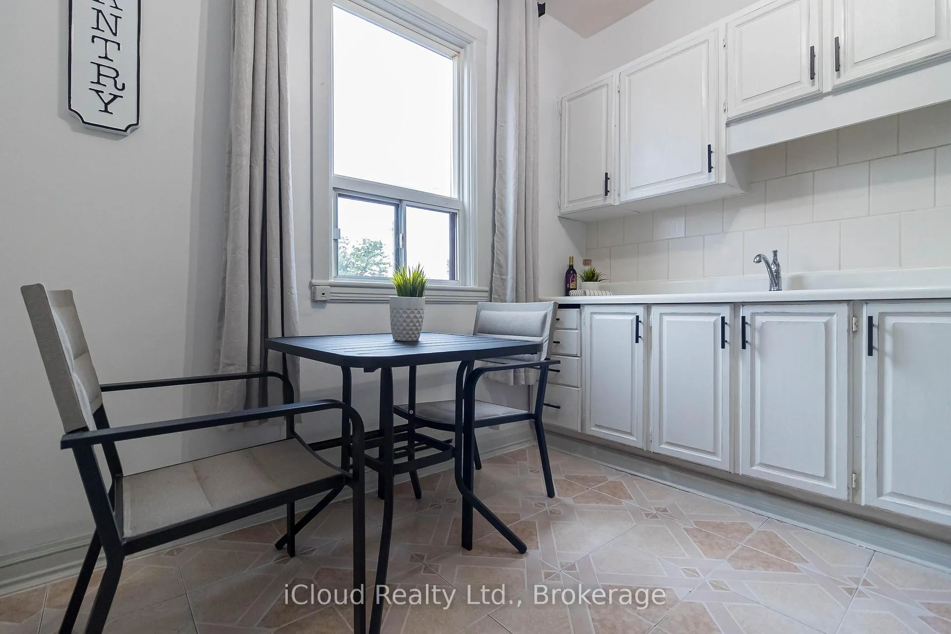 Photo 3 of Unit 3, 219 James Street N, Hamilton, Central — HOMEH
