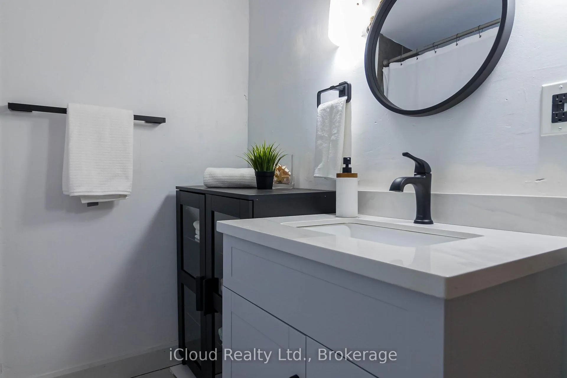 Photo 7 of Unit 3, 219 James Street N, Hamilton, Central — HOMEH