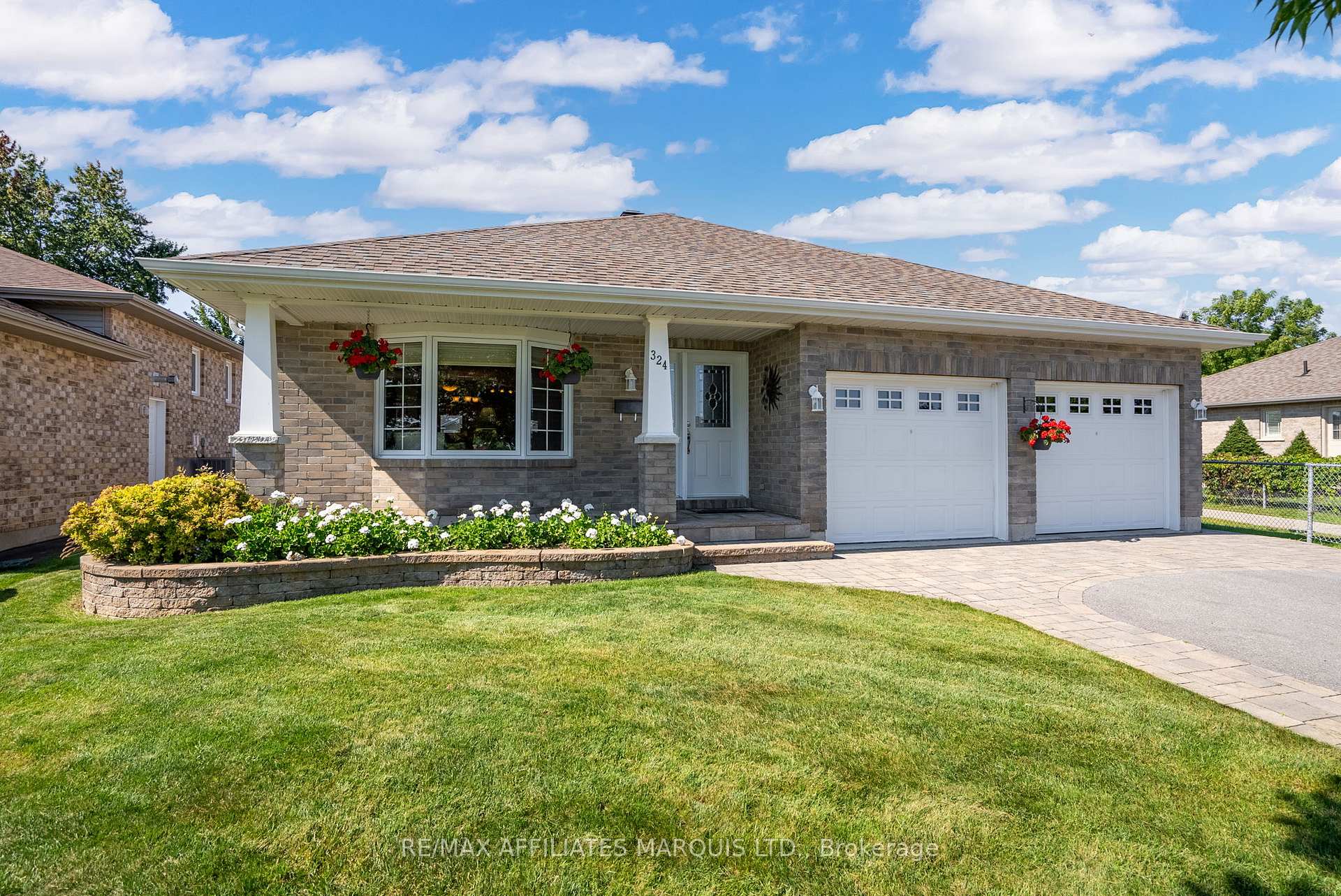 Photo 2 of 324 Glen Nora Drive, Cornwall — HOMEH