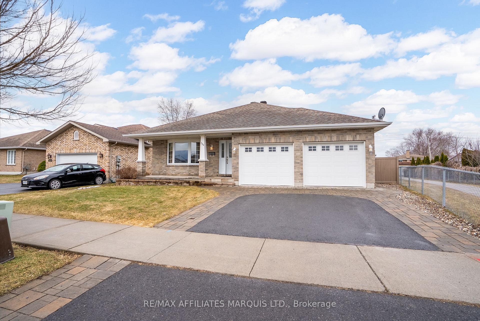 Photo 3 of 324 Glen Nora Drive, Cornwall — HOMEH