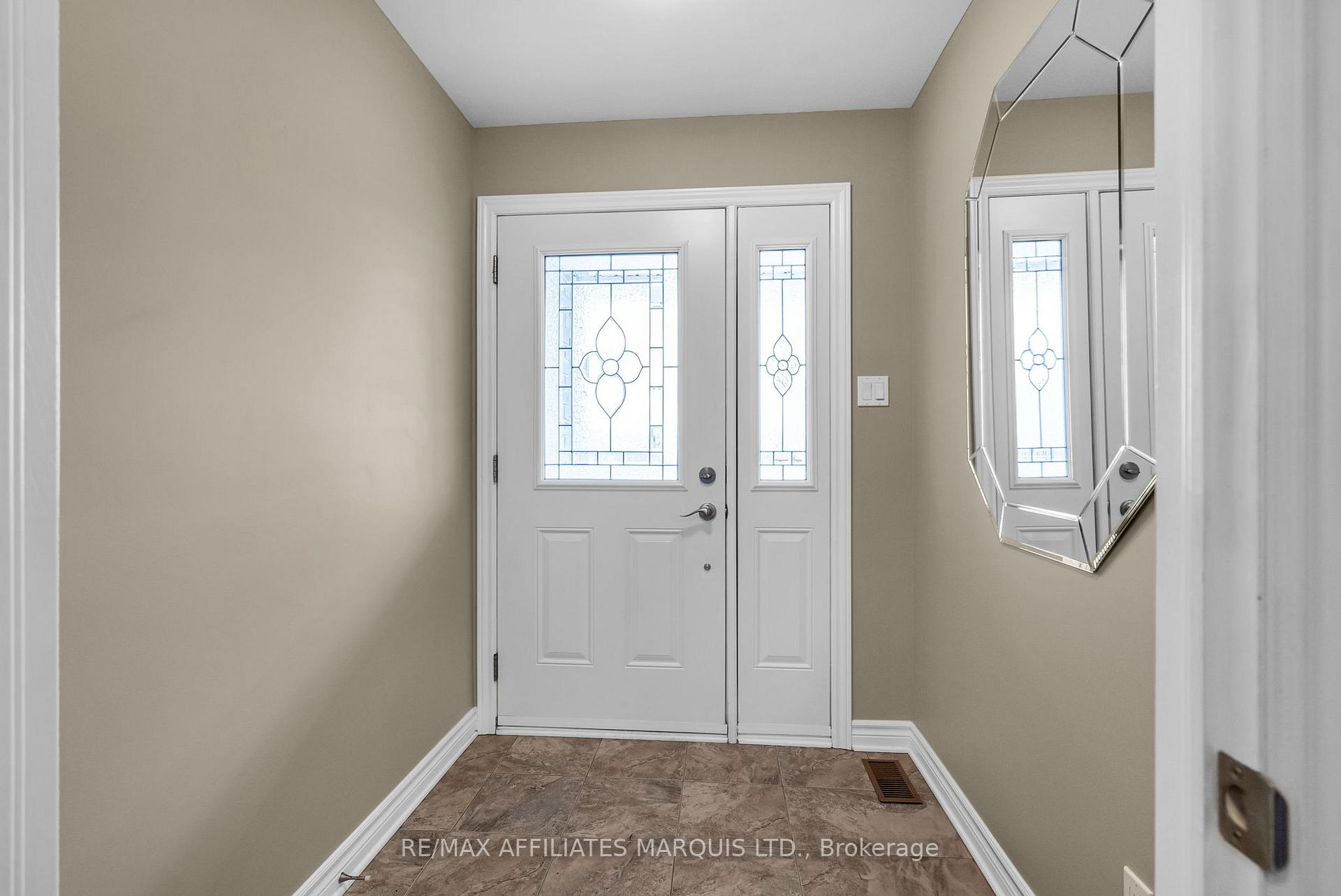 Photo 4 of 324 Glen Nora Drive, Cornwall — HOMEH