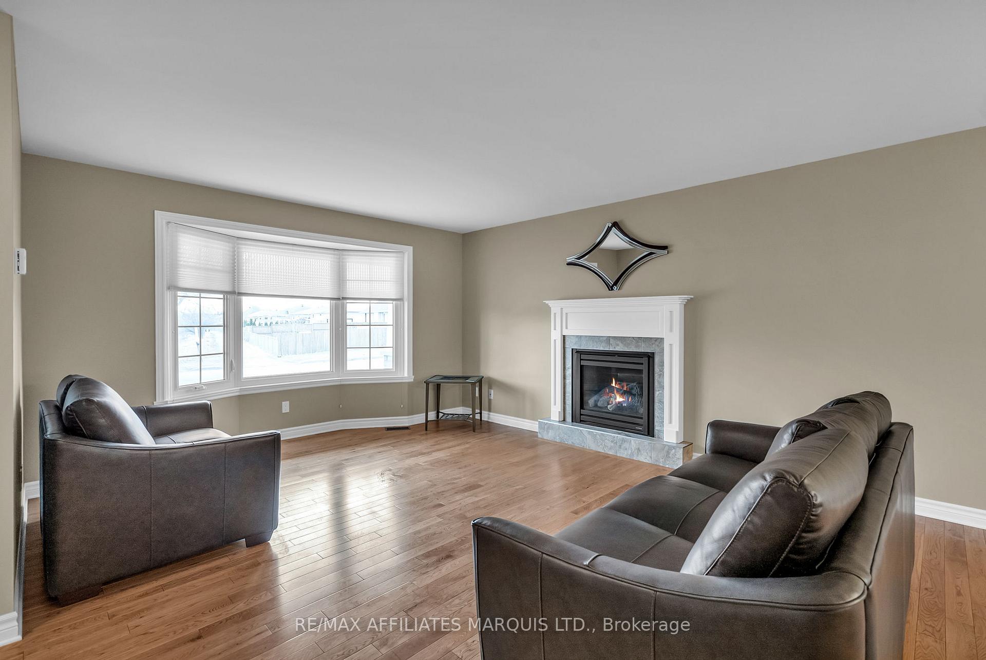 Photo 5 of 324 Glen Nora Drive, Cornwall — HOMEH