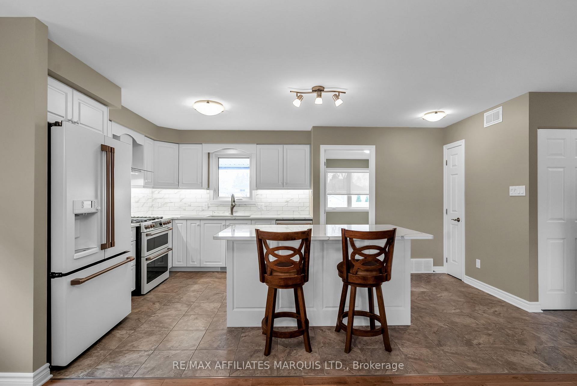 Photo 12 of 324 Glen Nora Drive, Cornwall — HOMEH
